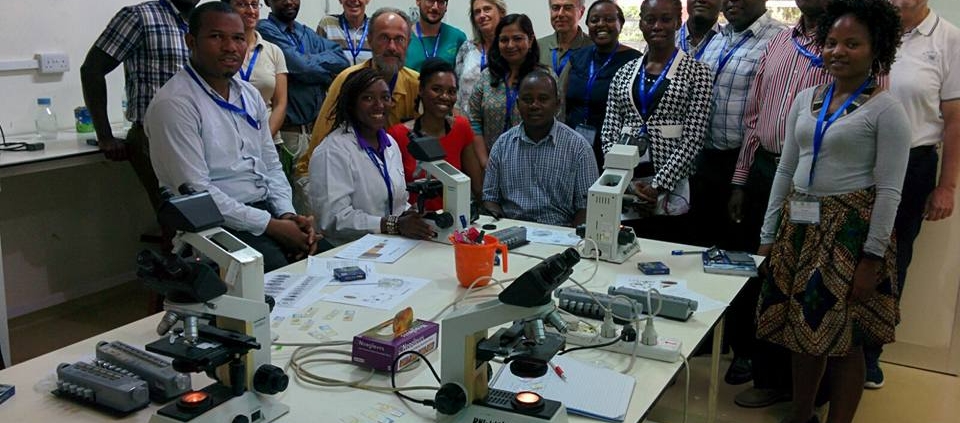 Corso per personale sanitario locale organizzato da Fondazione Ivo De Carneri e Aicu a Pemba, Tanzania